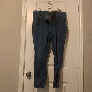 Universal Thread Blue Jeans